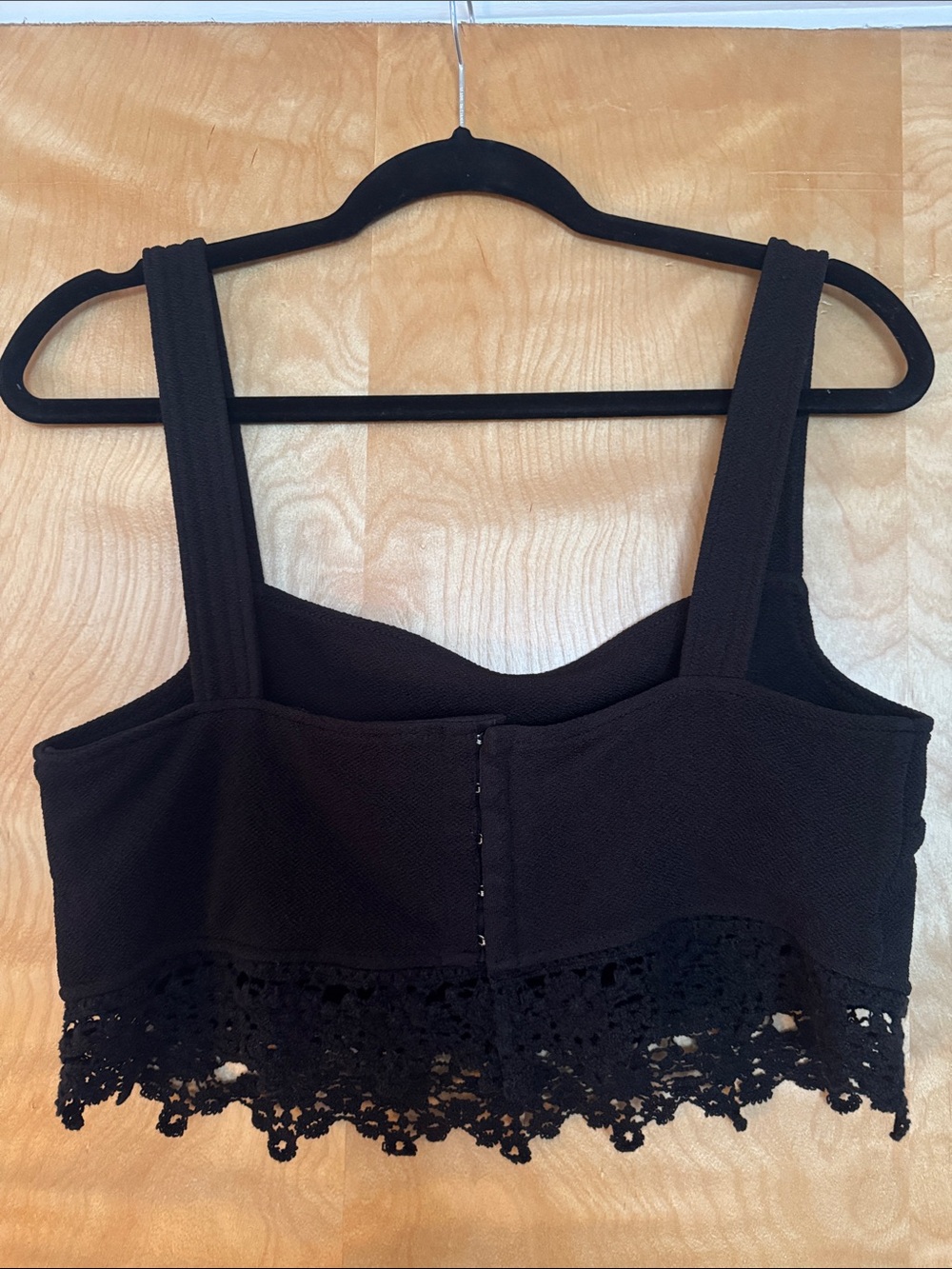 Kendall & Kylie Black Cropped Tank with Lace Hem - Picture 3 of 4